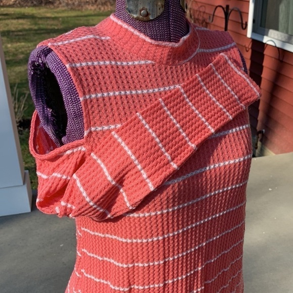 AGB NWT cold shoulder long sleeve waffle mock neck spring coral & white stripe - Picture 5 of 9